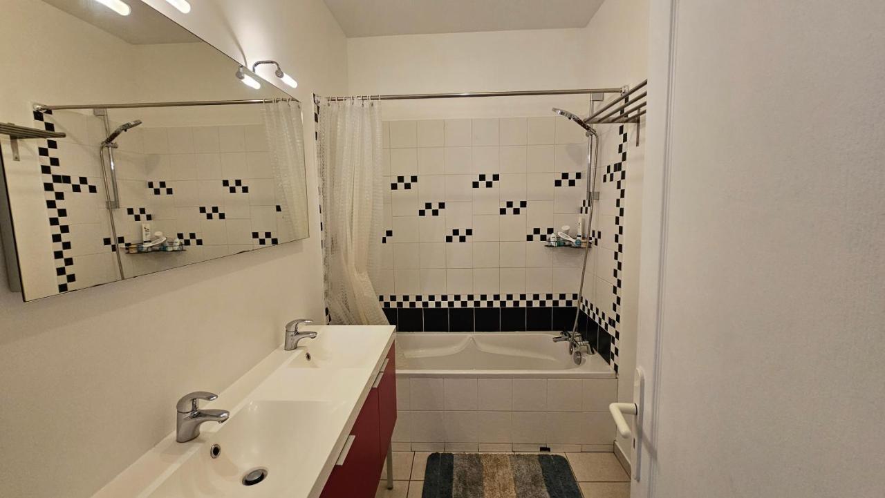 Bed To Rent - Maison Calme Avec Jacuzzi Sous Supplement Бордо Екстер'єр фото