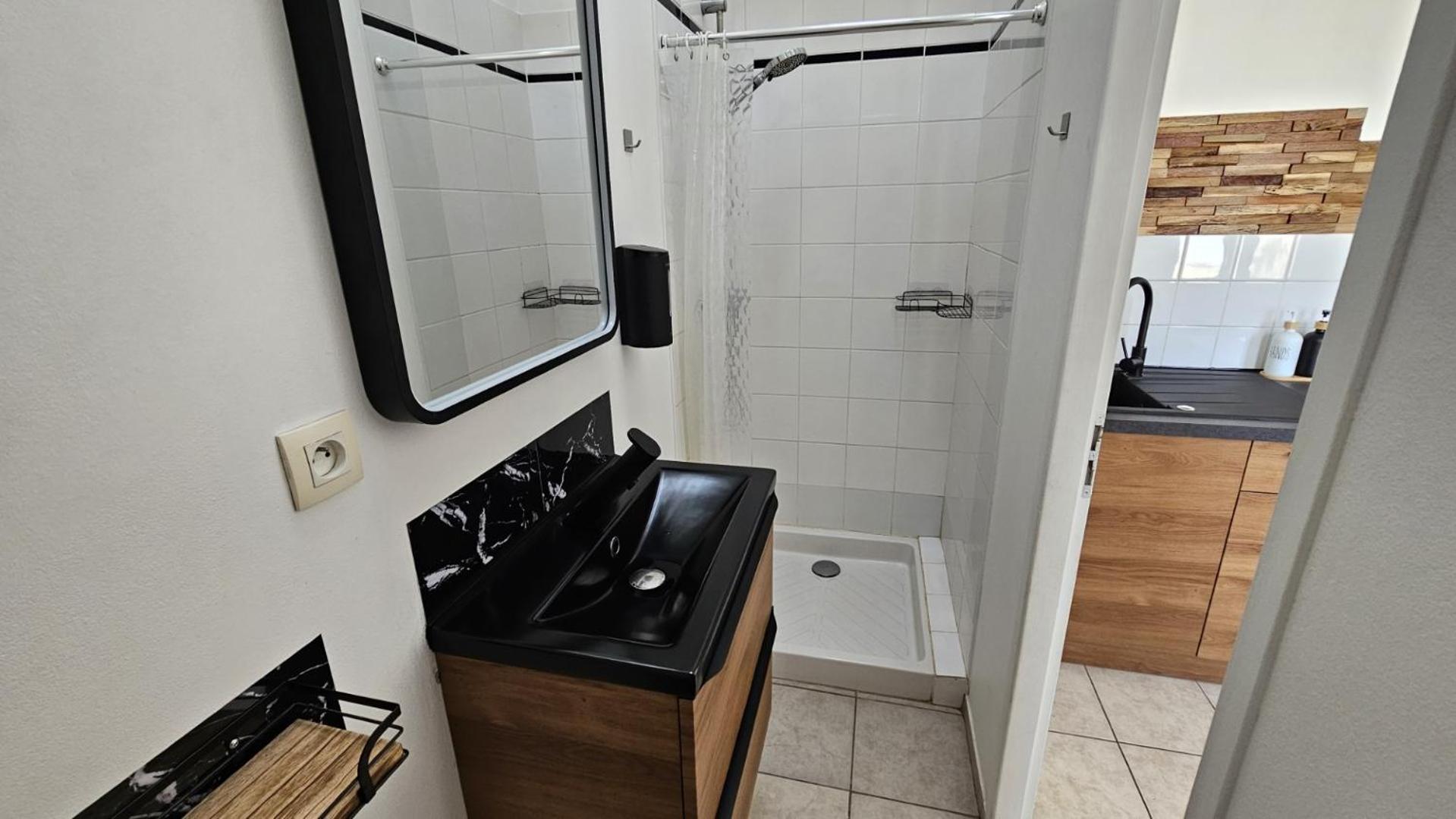 Bed To Rent - Maison Calme Avec Jacuzzi Sous Supplement Бордо Екстер'єр фото